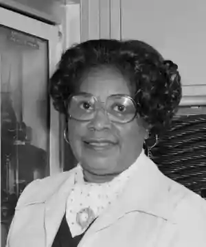 Mary Jackson Headshot